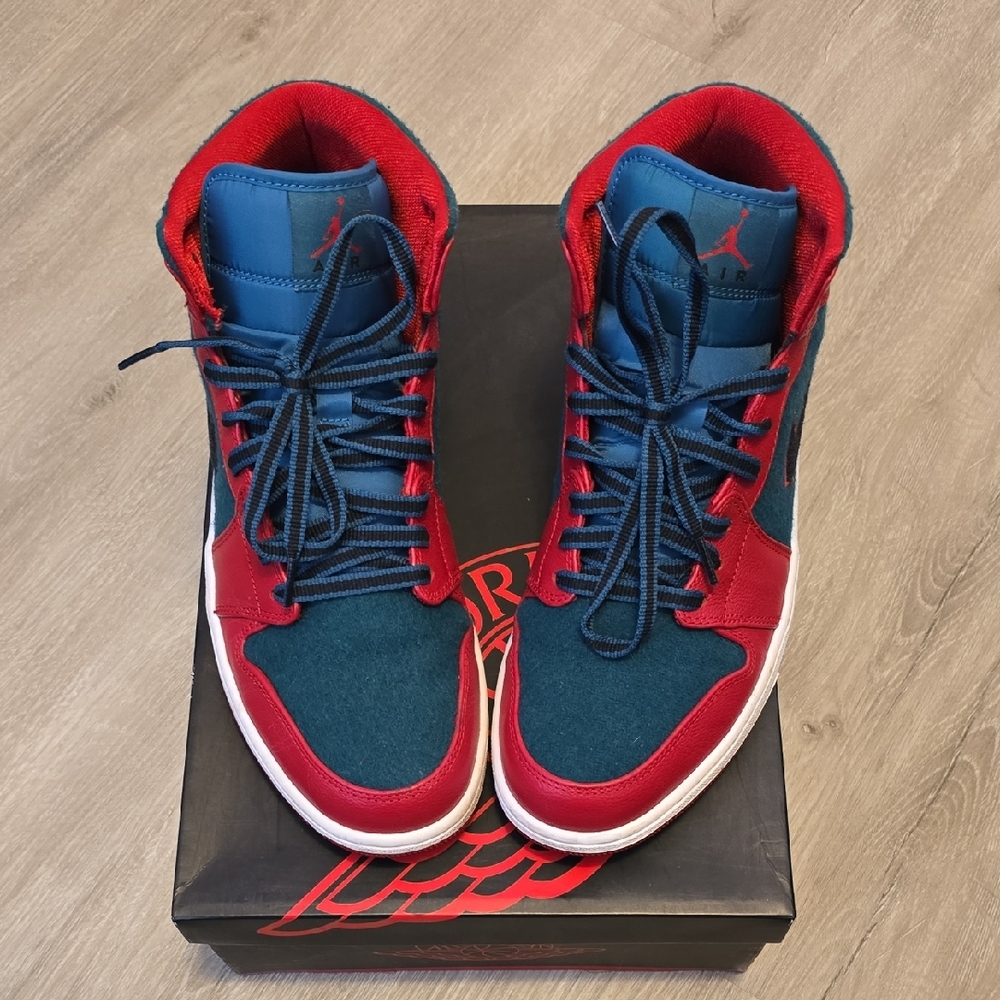 Jordan Men's Red and Green High-Top Sneakers